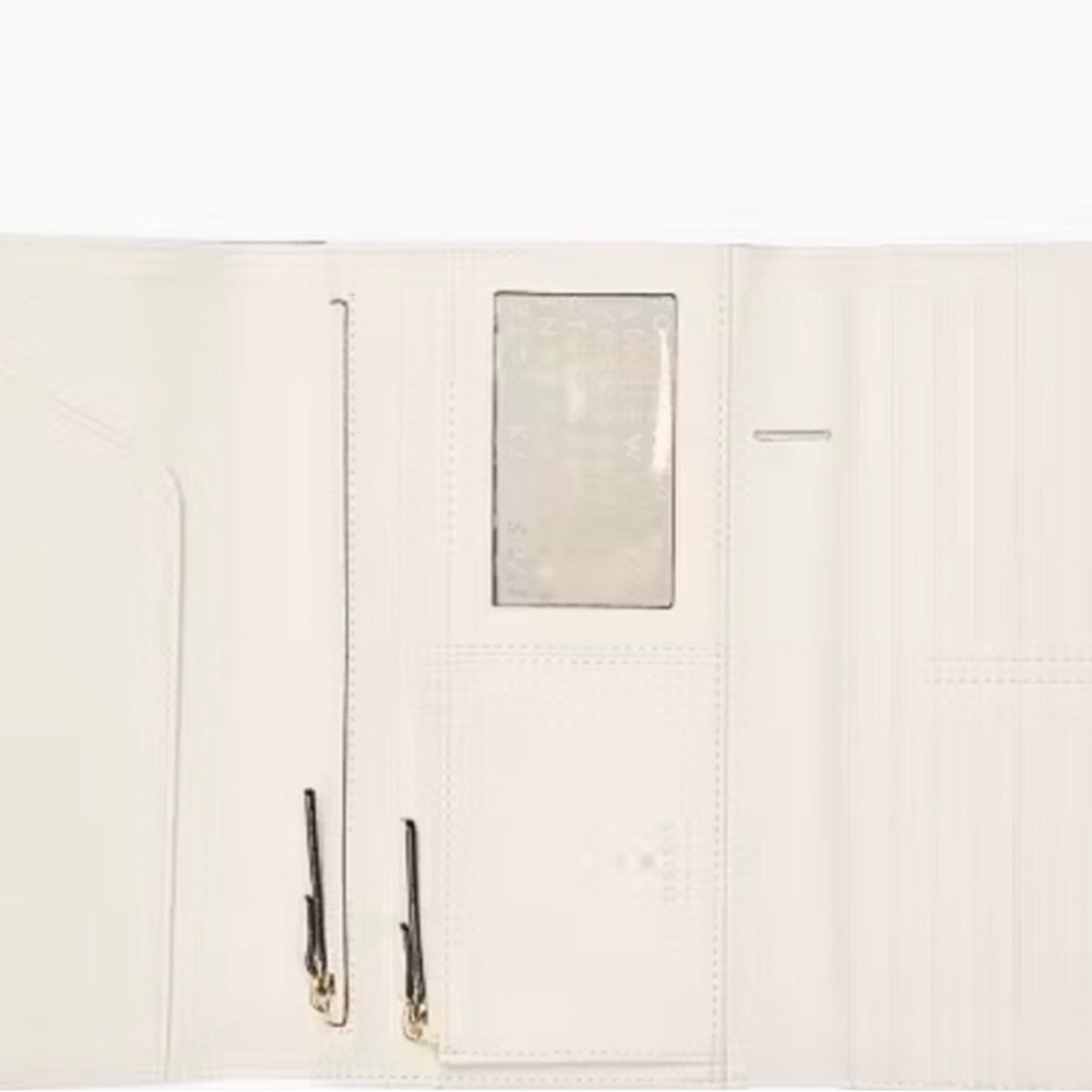 Kate Spade Wallet - Picture 9 of 10
